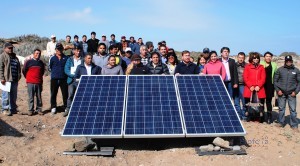Gobierno y Parque Eólico San Juan entregaron paneles solares a 27 familias de Caleta Los Burros Sur en Freirina