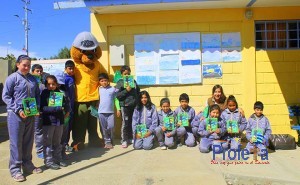 Con títeres CONAF enseñan a los niños de Carrizalillo a proteger al yunco