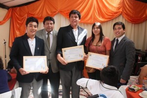 Entregan reconocimiento a los alumnos con mejor rendimiento escolar 2014 en Vallenar