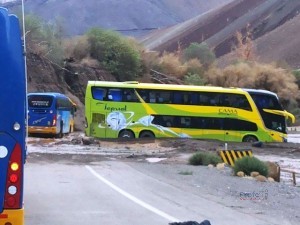 Conductores de buses aseguran que dos poblados de Atacama fueron arrasados y habría 12 muertos
