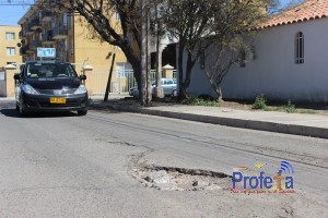 Colectiveros de torreblanca suben tarifas producto de mal estado de calles y alza de bencinas