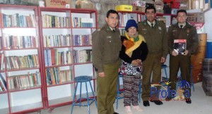 Carabineros de Vallenar contribuye a la implementación de biblioteca rural