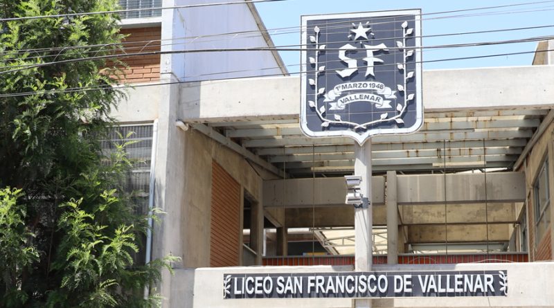 Centro de alumnos de liceo San Francisco se pronuncia por detención de director