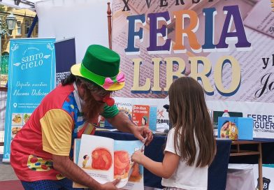 Poeta huasquino presenta sus “cuentacuentos” en importantes eventos nacionales Poeta huasquino presenta sus “cuentacuentos” en importantes eventos nacionales