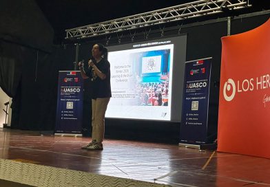 Comunidades educativas del SLEP Huasco participan de charla magistral sobre el impacto de las pantallas en el desarrollo cerebral de los estudiantes